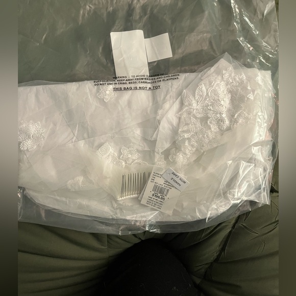 Brand new wedding veil - Picture 4 of 5